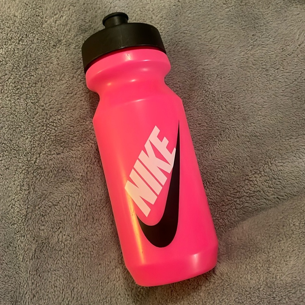 Nike: Hot Pink Plastic Water Bottle - 22oz. 🩷🖤